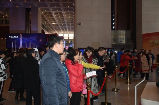 C:\Users\we\Desktop\自动化系材料\照片\20181209自动化系改革开放四十周年参观\DSC_1876.JPG