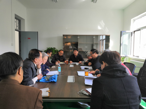 传达学习教代会精神会议.jpg