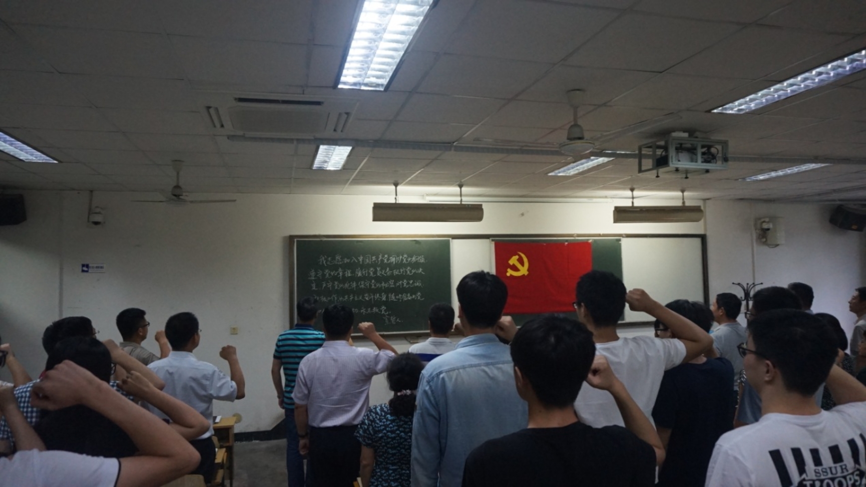 C:\Users\ll\AppData\Local\Temp\WeChat Files\9778d6dc54f682faf8d5ddfab50f81c.jpg