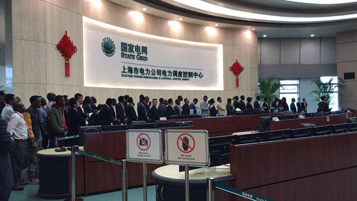 留学生参观.jpg