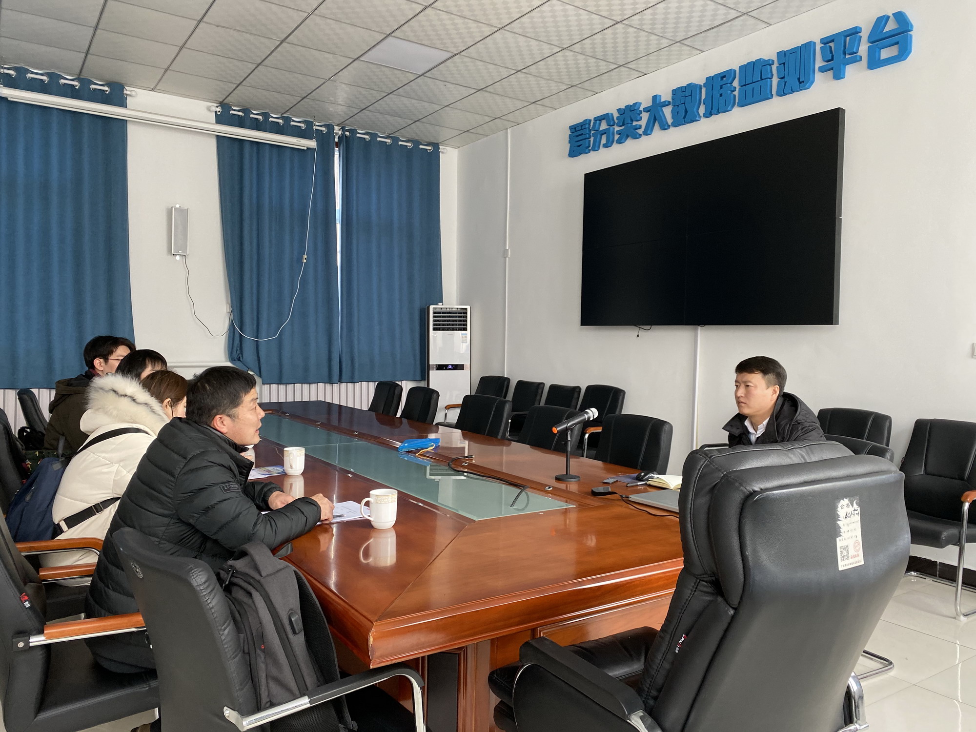 e92af3f8e7e9428d9e97c38ab6004cf2.jpg 卢迪总经理与调研组座谈.jpg