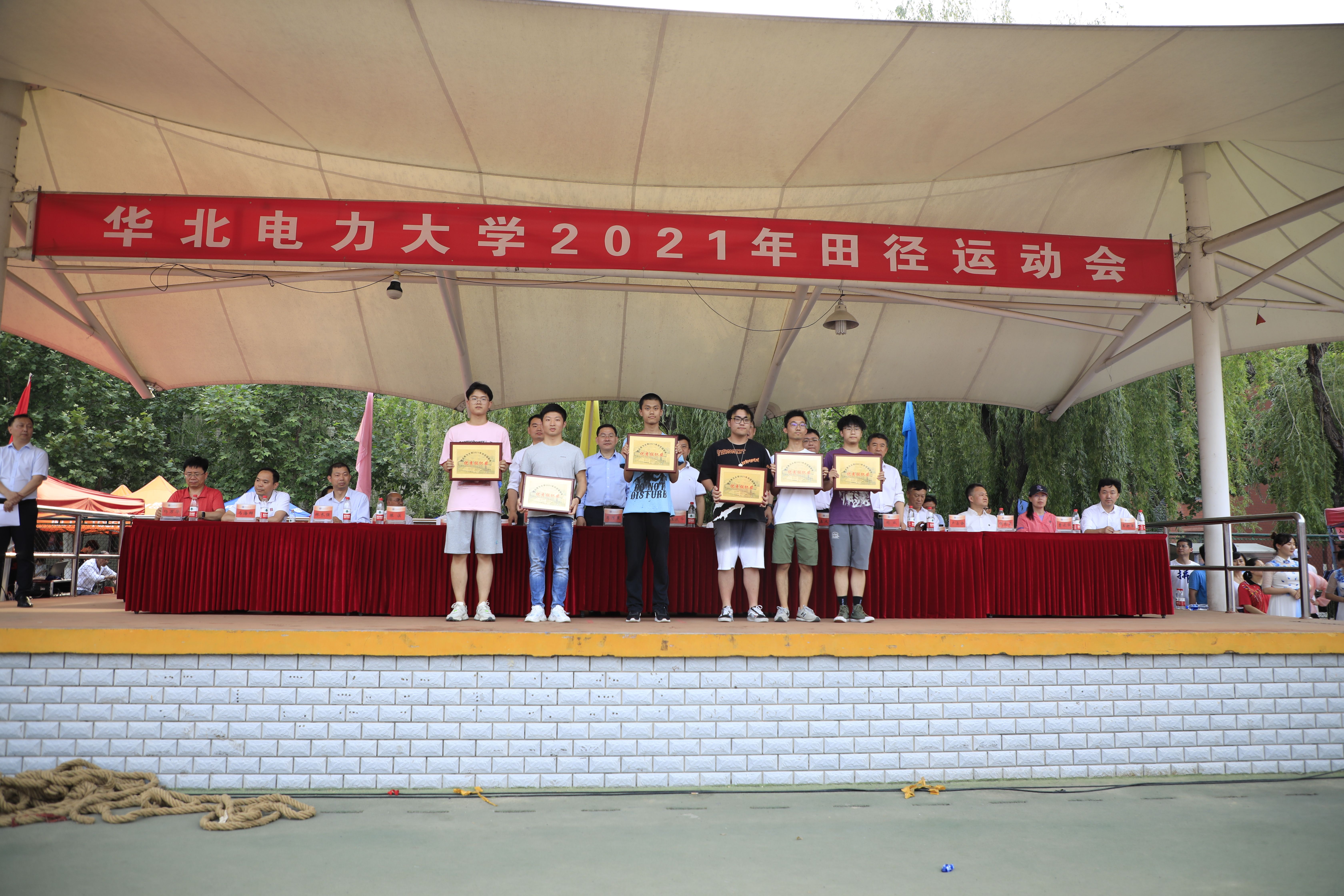 9cba5d6888ac4472a96b4db78f56cbad.jpg