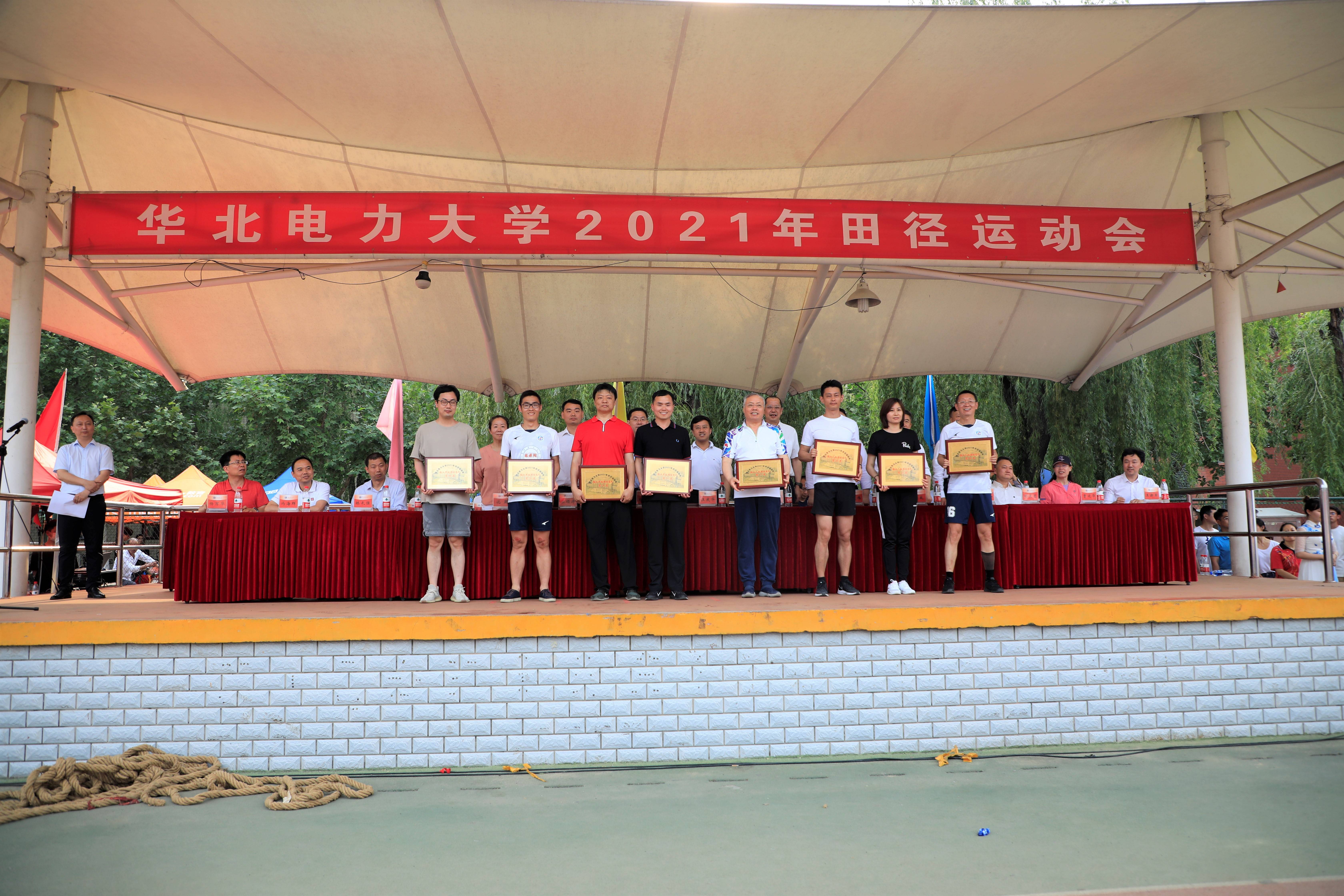 a782aadc88df477cb3798eeed878bf4f.jpg