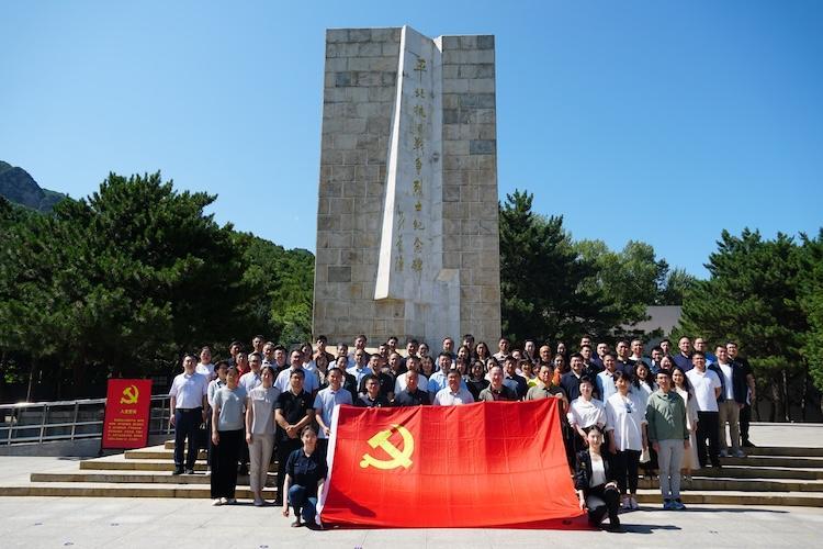 参观警示教育基地合照.jpg