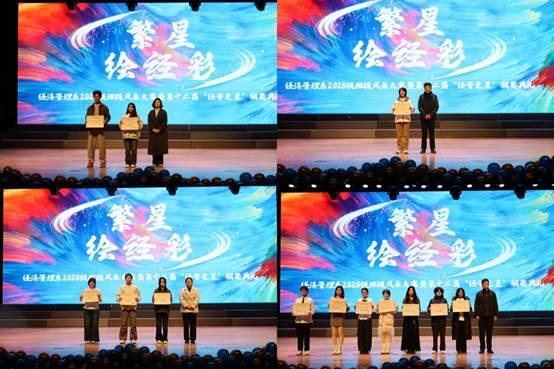 一群人站在电视前 AI 生成的内容可能不正确。